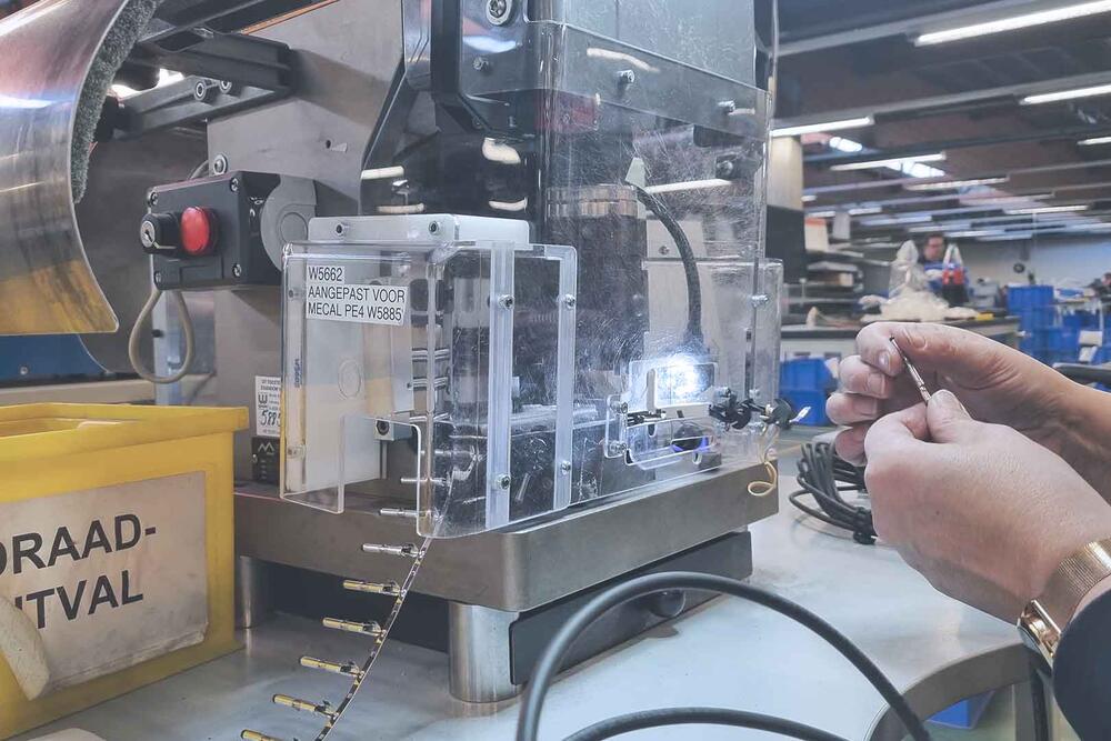 WAAK crimping contacts solar cables ExtraPower