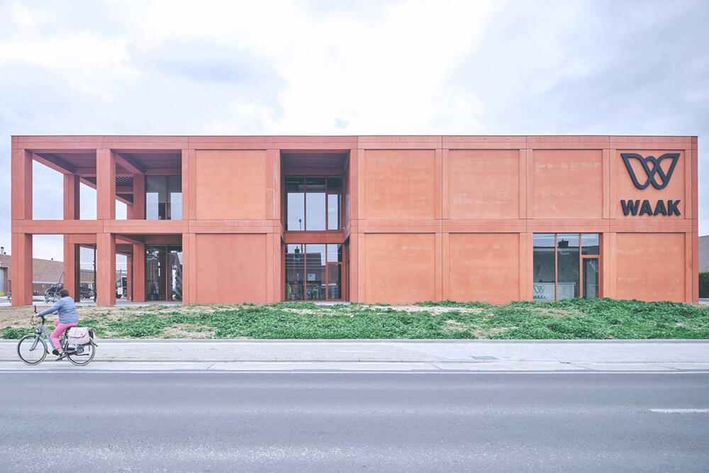 Nieuw gebouw van WAAK op site Vijverhoek in Kuurne