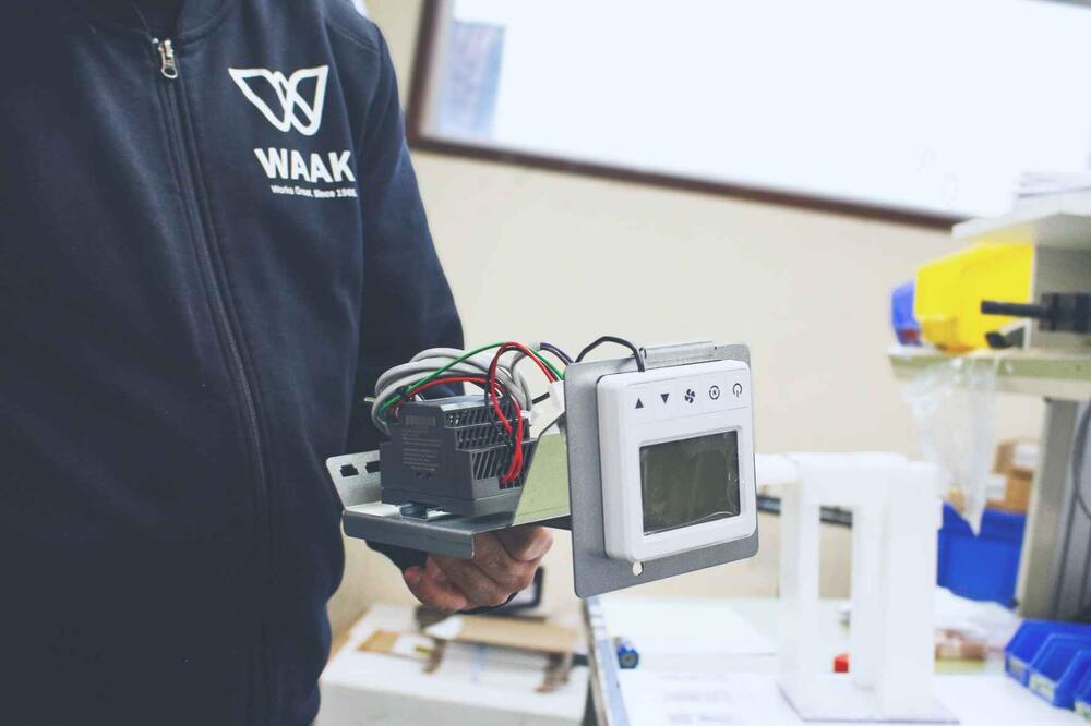 WAAK Stelrad Radiator Group integrated ventilator