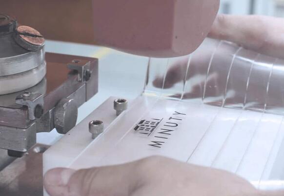 WAAK kunststofassemblage tampondrukken