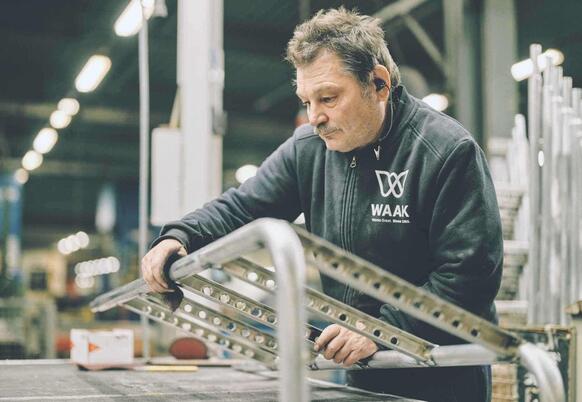 WAAK trapladder vrachtwagen STAS