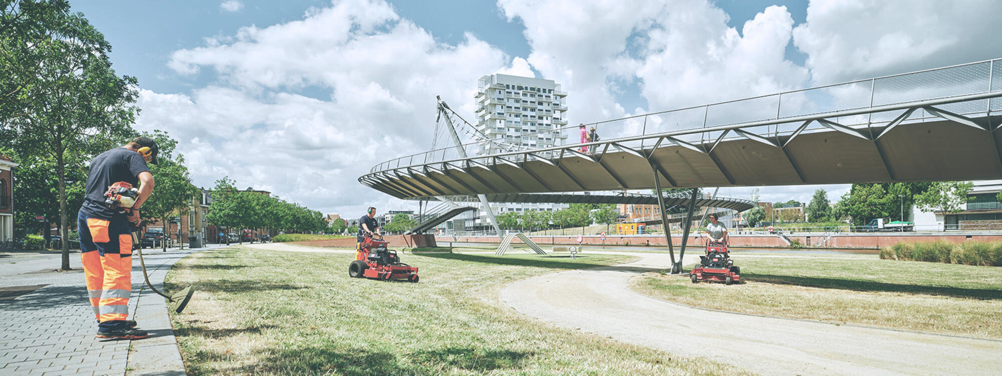 WAAK Groendienst aan werk voor Stad Kortrijk (Buda Beach)